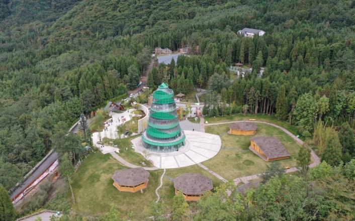 宝兴县蜂桶寨乡邓池沟村上榜天府旅游名村