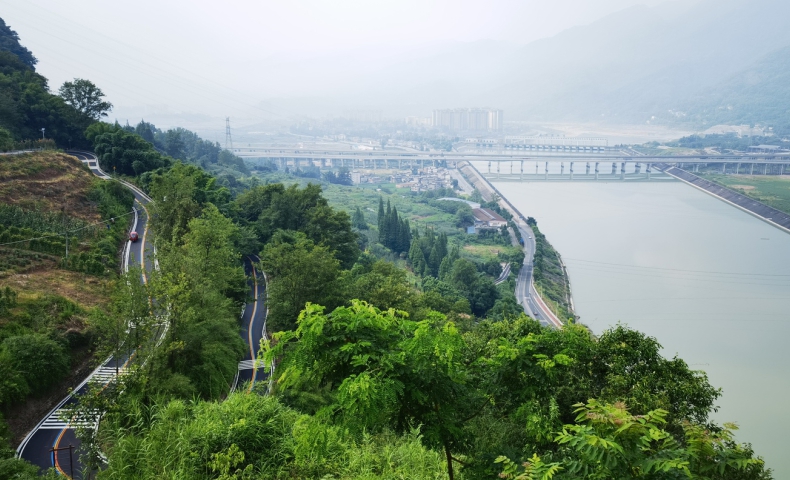 雨城区草坝镇：走好乡村振兴路  助力强村富民梦